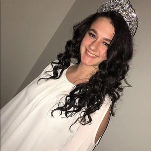 Meet your Posher, Caitlyn